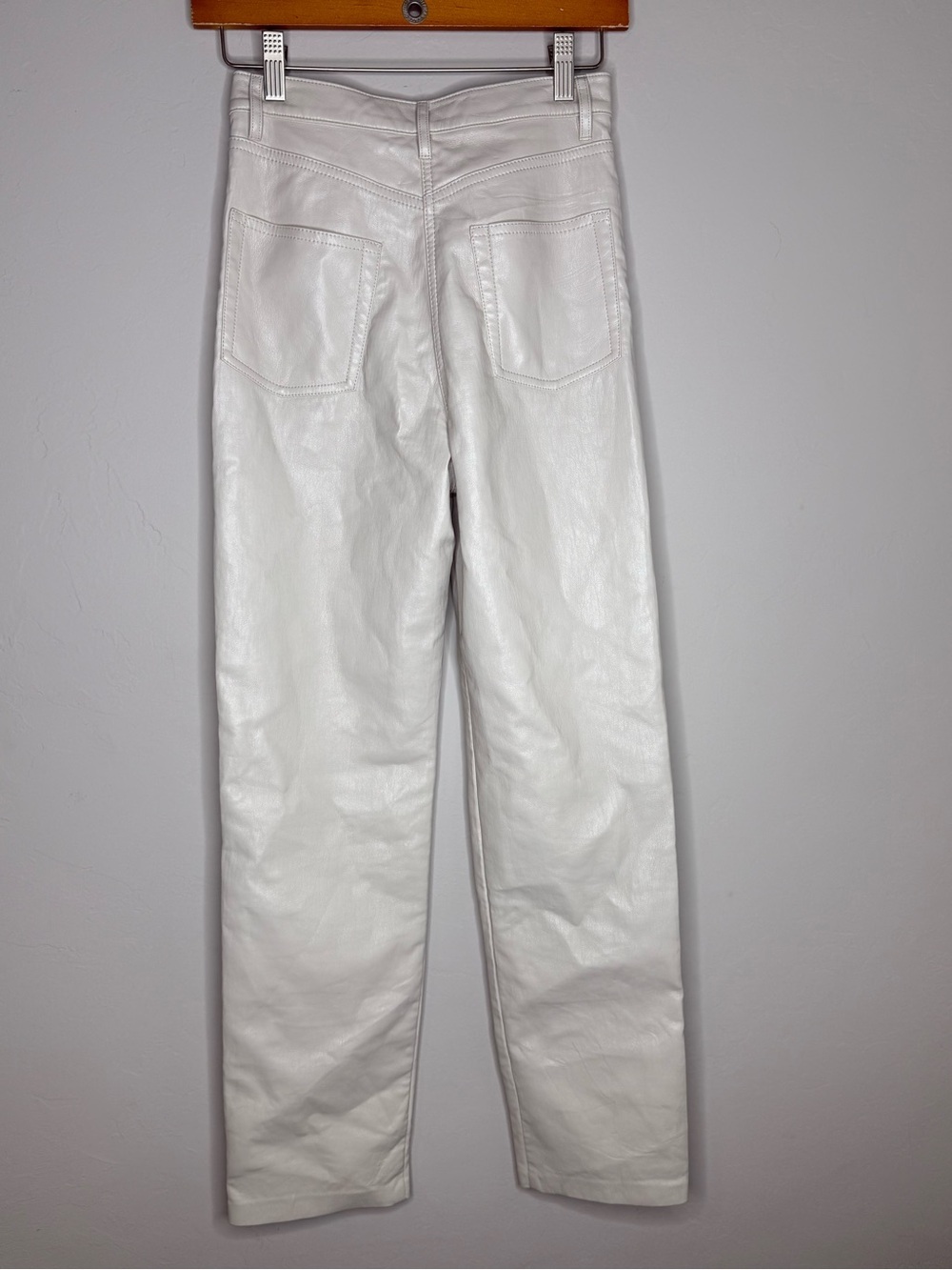 Aritzia Wilfred The Melina High-Rise Vegan pants in ivory size 2 - Picture 4 of 5
